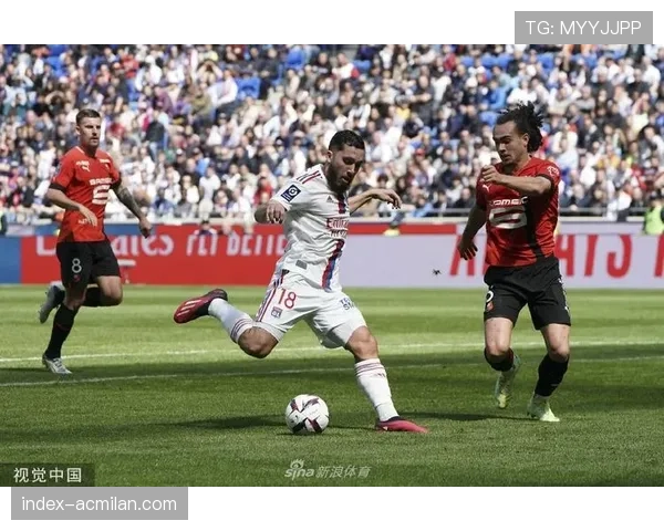 官方：里昂前锋拉卡泽特因腿筋伤势将缺席三周